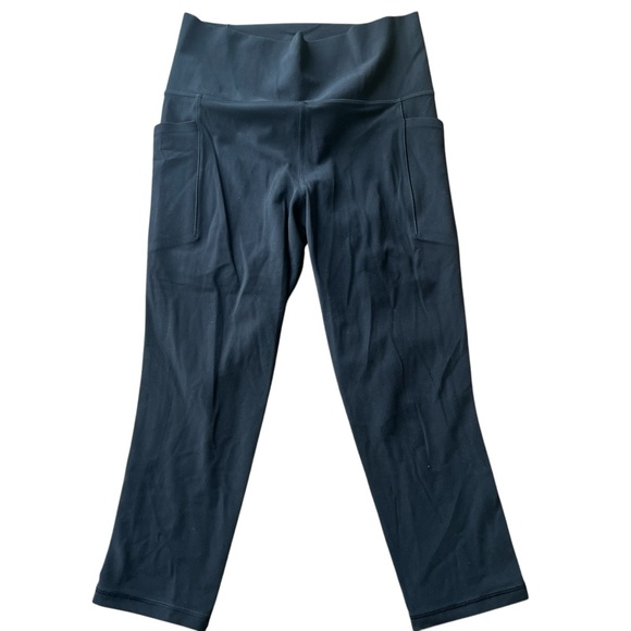 Athleta SALUTATION STASH HIGH RISE CAPRI Black Size Small - Picture 3 of 9